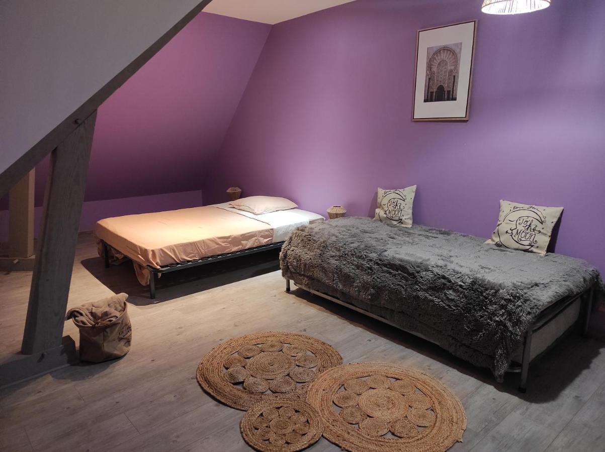 Sansac-de-Marmiesse Agreable Et Spacieuse Chambre Familiale المظهر الخارجي الصورة