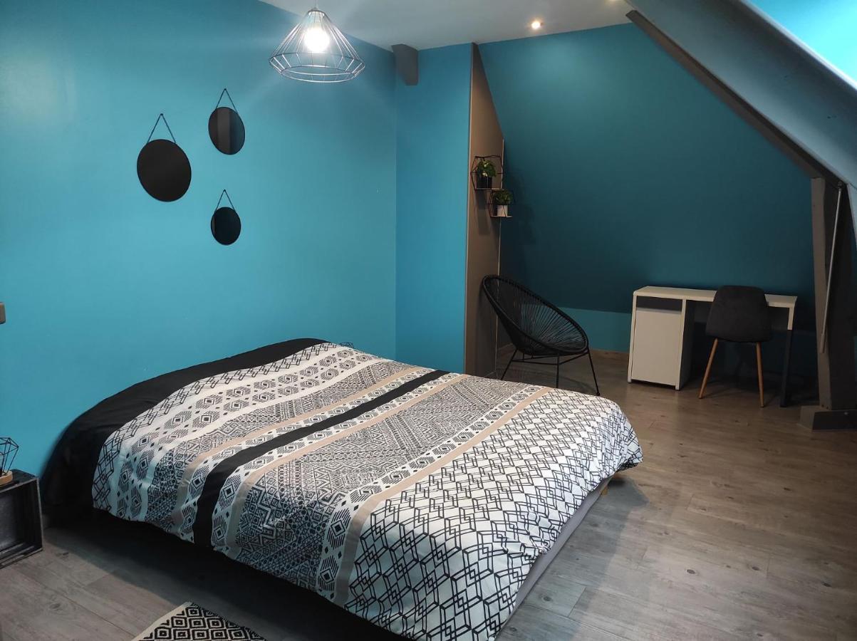 Sansac-de-Marmiesse Agreable Et Spacieuse Chambre Familiale المظهر الخارجي الصورة